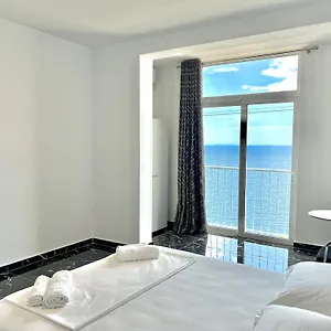 Redi's Seaview Sarandë